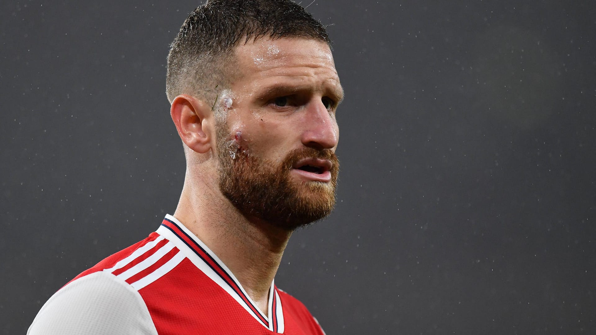 Shkodran Mustafi: Bei Arsenal ist der Innenverteidiger aktuell außen vor.