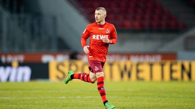 Max Meyer während eines Spiels in Aktion