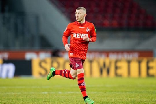 Max Meyer während eines Spiels in Aktion