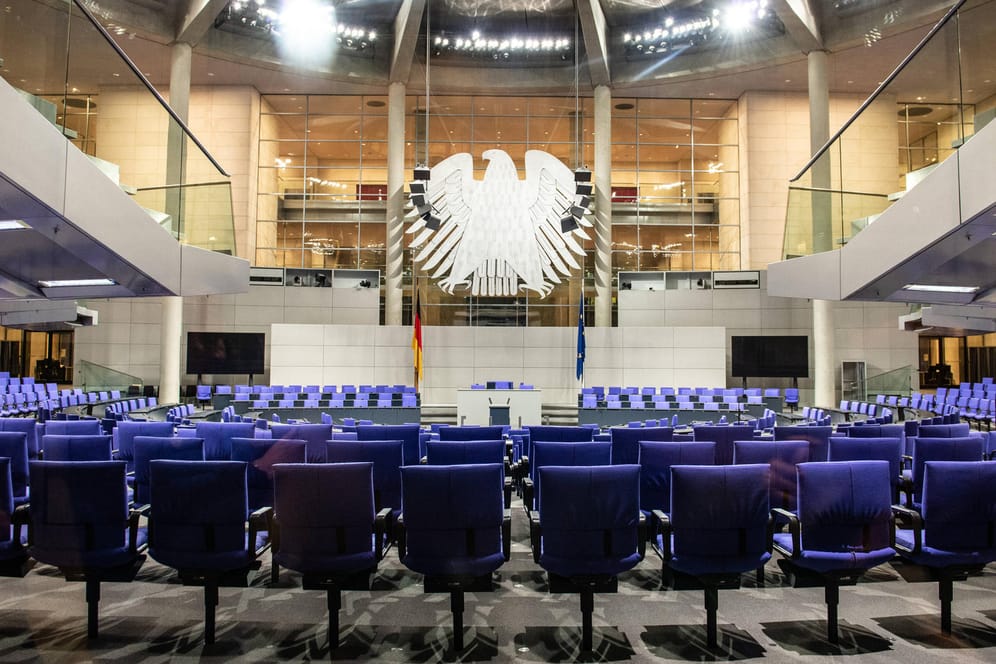 Sitze im Plenarsaal: Mittlerweile sind über 700 Abgeordnete im Deutschen Bundestag.
