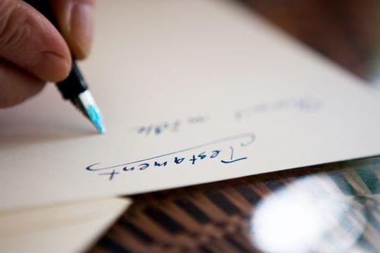 Ein Testament muss handschriftlich verfasst werden.