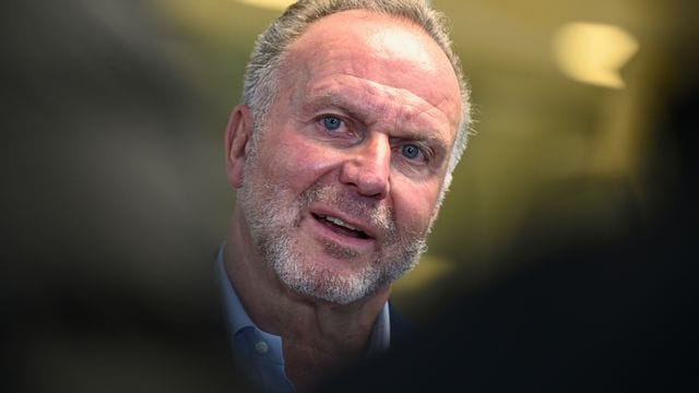 Karl-Heinz Rummenigge ist der Vorstandsvorsitzende der FC Bayern München AG. Karl-Heinz Rummenigge ist der Vorstandsvorsitzende der FC Bayern München AG.