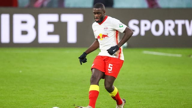 Die festgeschrieben Ablöse für den Leipziger Abwehrchef soll bei 42,5 Millionen Euro liegen: Dayot Upamecano.