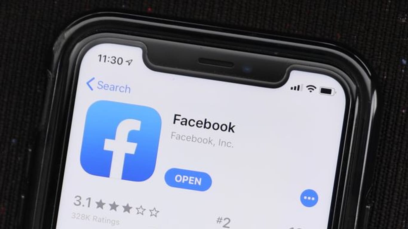 Die App von Facebook (Symbolbild): Nach dem Vorstoß von Apple befürchtet Facebook, dass viele Nutzer die Zustimmung zur Datensammlung verweigern werden.