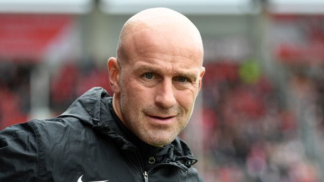 Ist neuer Trainer beim 1. Ist neuer Trainer beim 1.