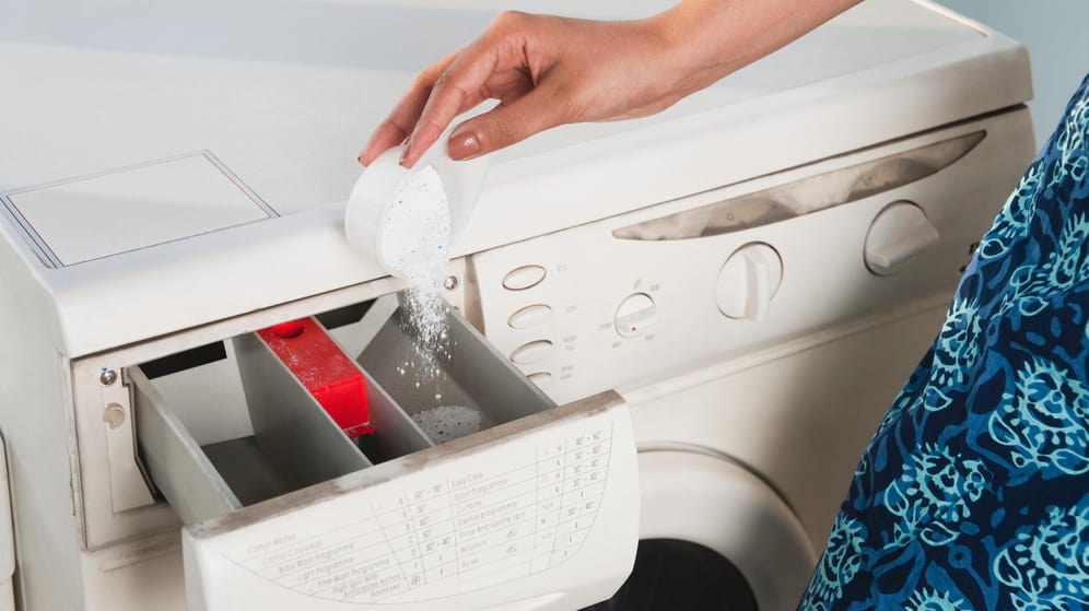 Wäsche: Jedes Fach bei der Waschmaschine benötigt ein spezielles Produkt.