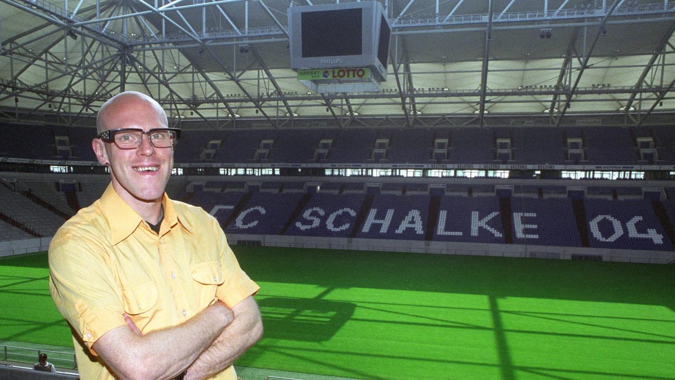 Im Anschluss an seine Karriere arbeitete Eigenrauch (hier im Jahr 2003) in der Schalker Stadion-Betriebsgesellschaft, bevor er sich aus dem Fußball-Geschäft verabschiedete.