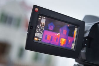 Wärmebildkamera: Thermografieaufnahmen geben Eigentümern Hinweise zum energetischen Zustand ihres Hauses.