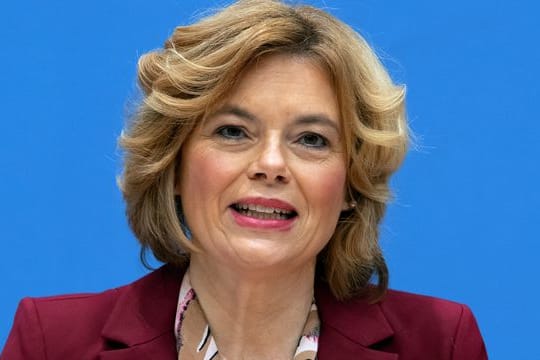 Foodwatch will Informationen zu den Treffen von Bundesernährungsministerin Julia Klöckner mit Lobbyisten.