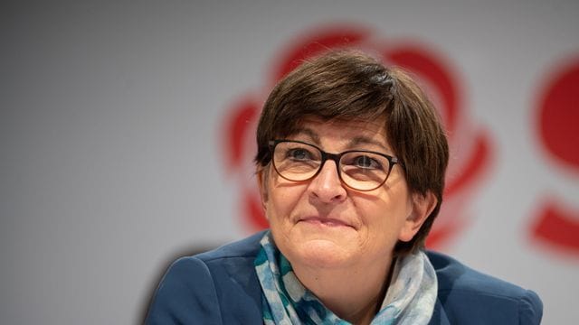 "Ich habe die klare Erwartung, dass wir heute im Koalitionsausschuss über eine Neuauflage des Kinderbonus sprechen", sagt Saskia Esken.