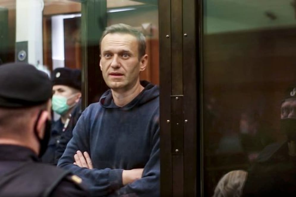 Alexej Nawalny ist zu einer mehrjährigen Haft im Straflager verurteilt worden.