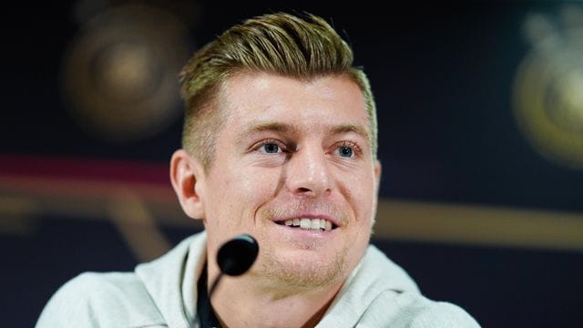 Ist zu Corona-Zeiten selber etwas über seinen Kleidungsstil überrascht: Toni Kroos. Ist zu Corona-Zeiten selber etwas über seinen Kleidungsstil überrascht: Toni Kroos.
