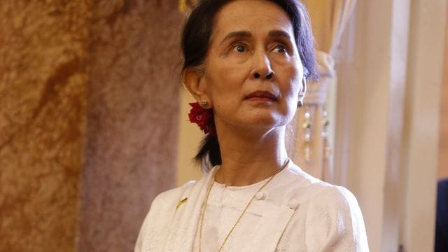 Unter Hausarrest - und Berichten zufolge bald vor Gericht: Aung San Suu Kyi. Unter Hausarrest - und Berichten zufolge bald vor Gericht: Aung San Suu Kyi.