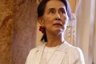 Unter Hausarrest - und Berichten zufolge bald vor Gericht: Aung San Suu Kyi.