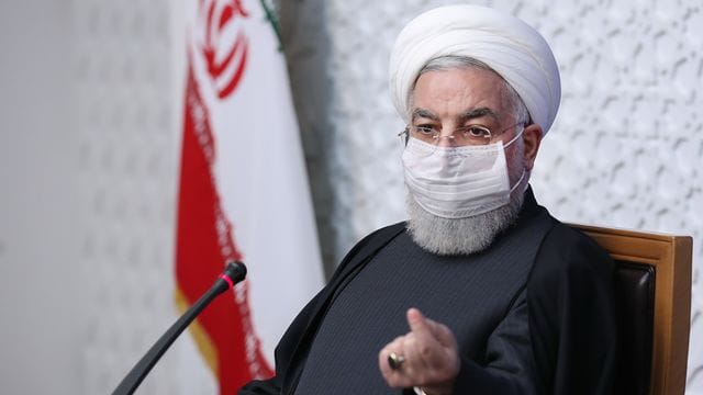 Will die Verpflichtungen des Atomabkommens erst dann wieder erfüllen, wenn die USA sich dem Deal wieder anschließen: Irans Präsident Hassan Ruhani. Will die Verpflichtungen des Atomabkommens erst dann wieder erfüllen, wenn die USA sich dem Deal wieder anschließen: Irans Präsident Hassan Ruhani.