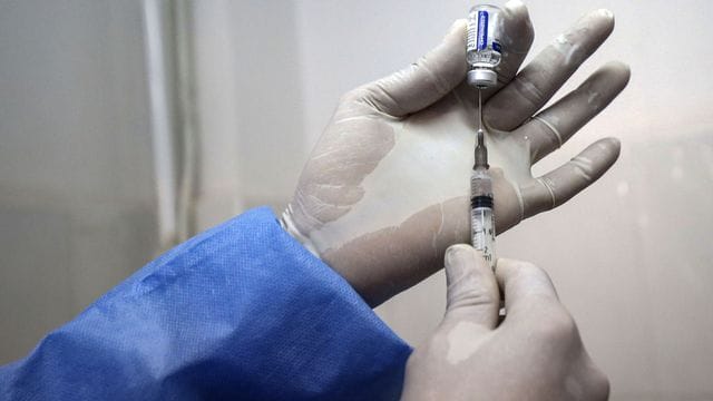 Noch gibt es weltweit zu wenige Impfdosen gegen das Coronavirus. Noch gibt es weltweit zu wenige Impfdosen gegen das Coronavirus.