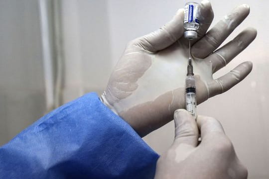 Noch gibt es weltweit zu wenige Impfdosen gegen das Coronavirus.