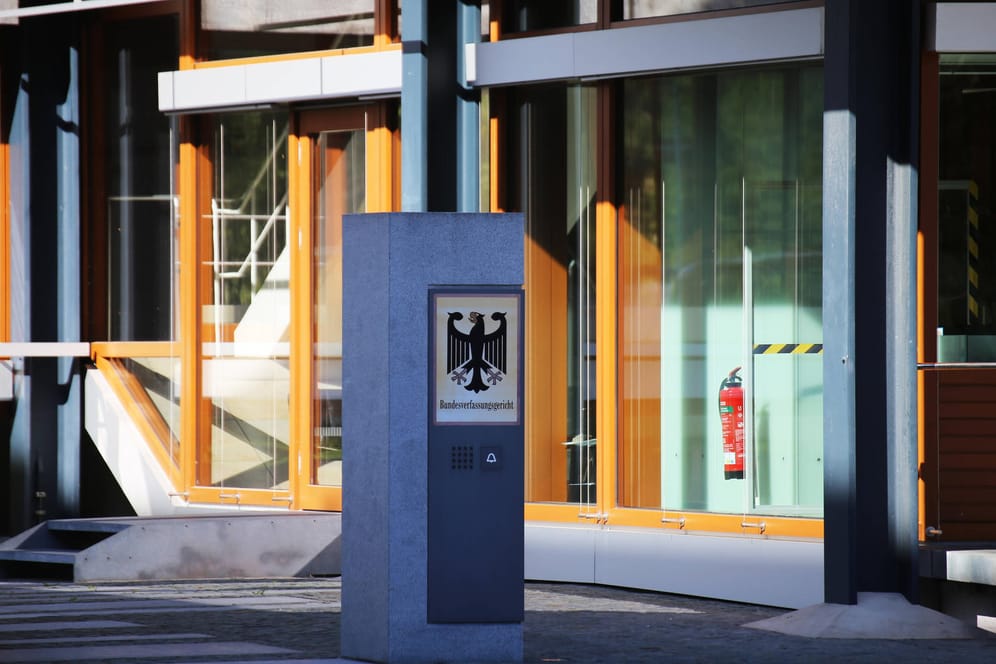 Das Bundesverfassungsgericht in Karlsruhe: Ein verdächtiger Brief hat einen Polizeieinsatz ausgelöst.
