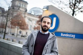 Der 2015 aus Syrien nach Deutschland geflüchtete Tarek Alaows tritt für Bündnis90/Die Grünen in Nordrhein-Westfalen als Kandidat bei der Bundestagswahl an.
