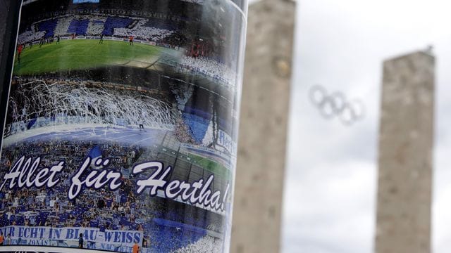 Das Spiel der Bayern bei Hertha BSC im Olympia Stadion wird eine halbe Stunde früher angepfiffen. Das Spiel der Bayern bei Hertha BSC im Olympia Stadion wird eine halbe Stunde früher angepfiffen.