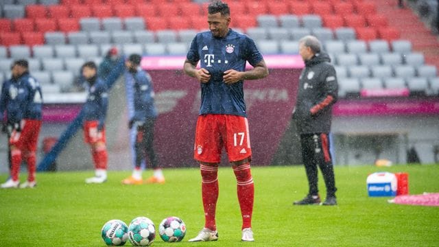 Steht noch immer vor einer ungeklärten Zukunft: Bayern-Profi Jérôme Boateng. Steht noch immer vor einer ungeklärten Zukunft: Bayern-Profi Jérôme Boateng.