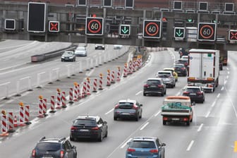 A7 bei Hamburg (Archivbild): Am Wochenende werden in Hamburg und Schleswig-Holstein extreme Wetterbedingungen erwartet.