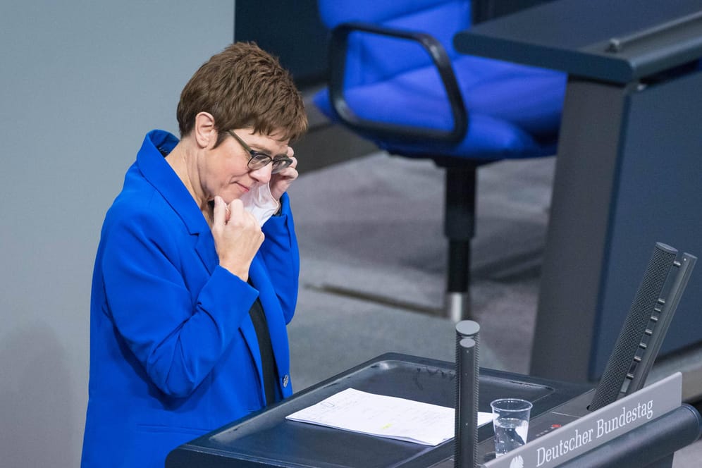 Verteidigungsministerin Kramp-Karrenbauer: Die Saarländerin gehört dem Bundestag noch nicht an.