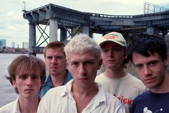 Mit ihrem Album "Drunk Tank Pink" liegen Shame auf Platz 6 der Vinyl-Charts.