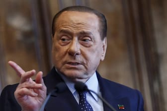 Silvio Berlusconi: Er will von Draghi ein Programm sehen.