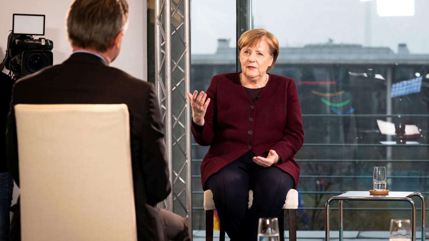 Angela Merkel: Die Bundeskanzlerin gibt bereits ihr zweites Fernsehinterview in dieser Woche.