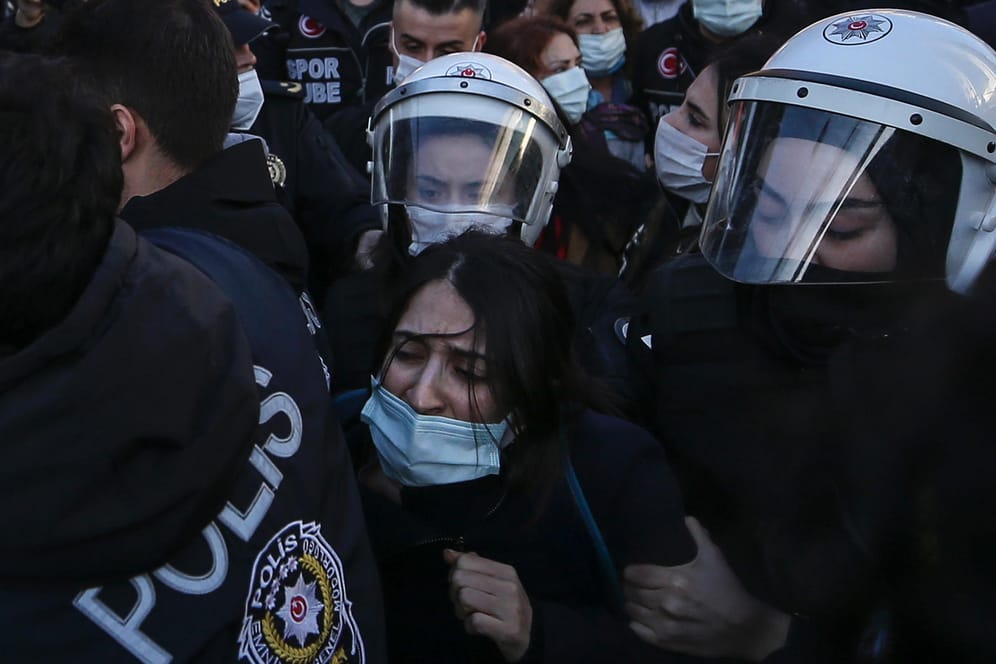 Studentenproteste in der Türkei: Nicht alle Studierende, die festgenommen wurden, sind auch wieder frei.