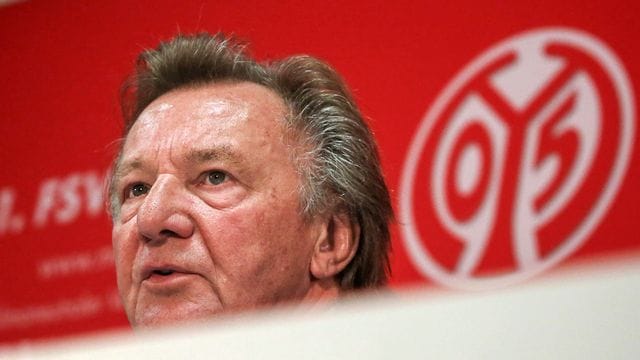 Kritisiert den Mainzer Aufsichtsratsvorsitzendenn Schar: Ehrenpräsident Harald Strutz. Kritisiert den Mainzer Aufsichtsratsvorsitzendenn Schar: Ehrenpräsident Harald Strutz.