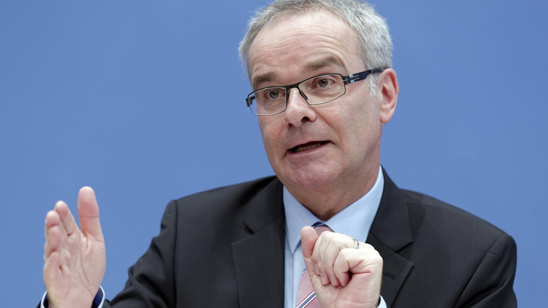 Helmut Dedy, Hauptgeschäftsführer des Deutschen Städtetages: Er fordert größere Abschlagszahlungen bei den Corona-Hilfen.