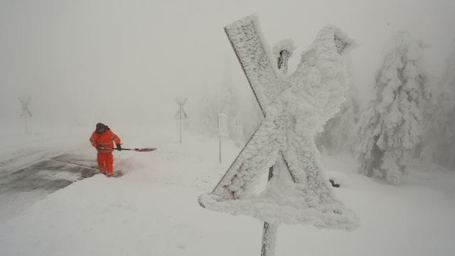 Schneefräse auf dem Brocken