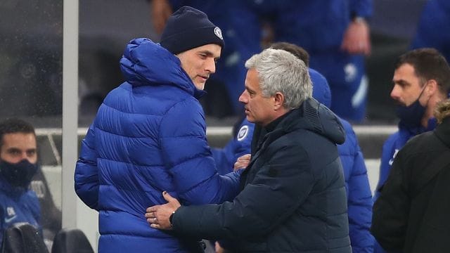 Musste sich im Londoner Derby mit Tottenham dem FC Chelsea mit Thomas Tuchel (l) geschlagen geben: José Mourinho.