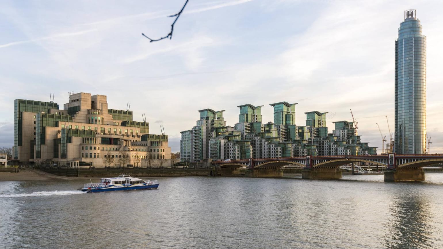 Die Zentrale des britischen Geheimdiensts MI5: Die mutmaßlichen Spione waren in den vergangenen zwölf Monaten ins Land gekommen. Die Zentrale des britischen Geheimdiensts MI5: Die mutmaßlichen Spione waren in den vergangenen zwölf Monaten ins Land gekommen.