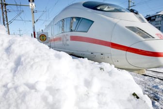 Bahnverkehr: Wegen starken Schneefalls kann es am Wochenende in Norddeutschland zu Einschränkungen kommen.