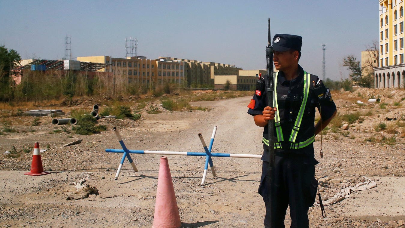 Chinesischer Soldat in Position: Einblicke in die chinesischen Lager sind Journalisten fast unmöglich.