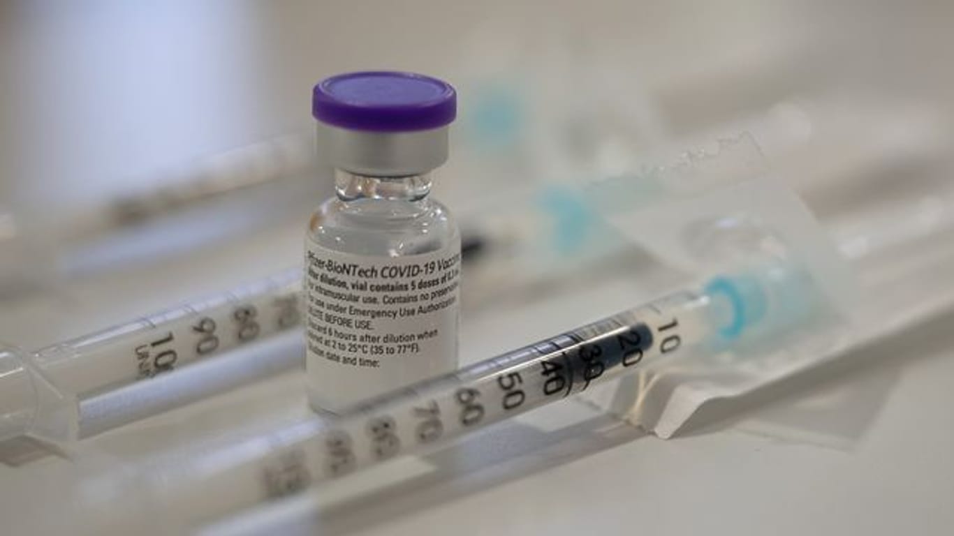 Einer Umfrage zufolge befürworten 73 Prozent der deutschen Olympioniken die bislang festgelegte Impf-Reihenfolge.