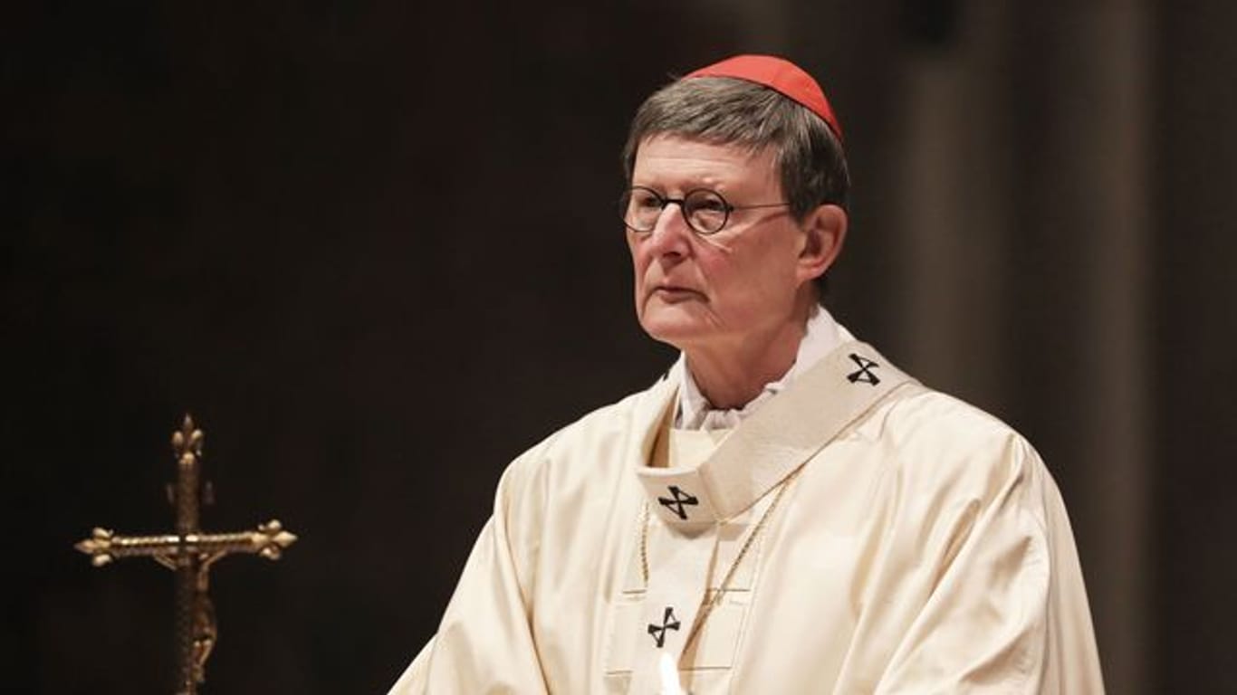 Kardinal Rainer Maria Woelki hält einen Gottesdienst im Kölner Dom ab.