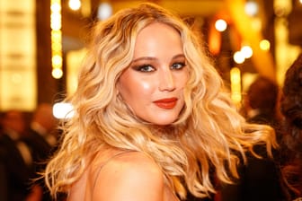 Jennifer Lawrence: Der Hollywoodstar hat sich bei Dreharbeiten am Set eines Netflix-Films verletzt.