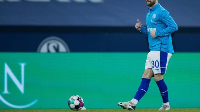 Steht gegen RB Leipzig in der Startelf: Schalke-Neuzugang Shkodran Mustafi. Steht gegen RB Leipzig in der Startelf: Schalke-Neuzugang Shkodran Mustafi.