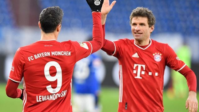 Bayerns Thomas Müller (r) ist weiter in überragender Form. Bayerns Thomas Müller (r) ist weiter in überragender Form.