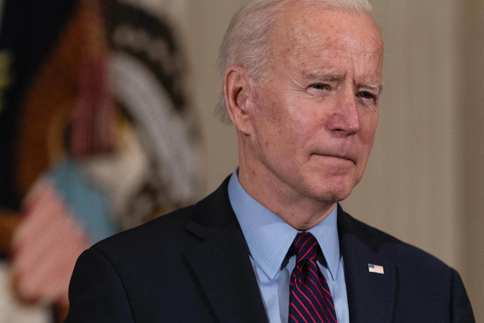 US-Präsident Joe Biden (Archivbild) hat zum Start einer neuen Dialog-Kampagne eine Frau aus Kalifornien angerufen, die wegen der Corona-Pandemie ihren Job verloren hat.