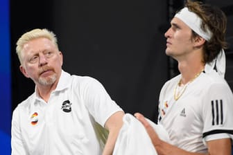 Alexander Zverev: Der deutsche Tennisprofi tritt bei den Australian Open an, Boris Becker (l.) glaubt an ihn.