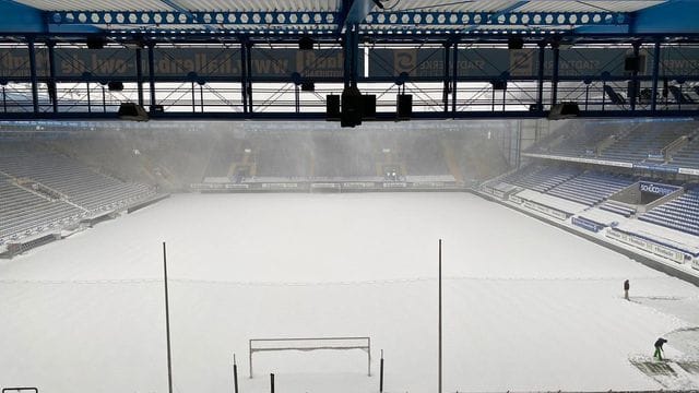 Die Partie zwischen Bielefeld und Bremen wurde wegen des heftigen Wintereinbruchs abgesagt.