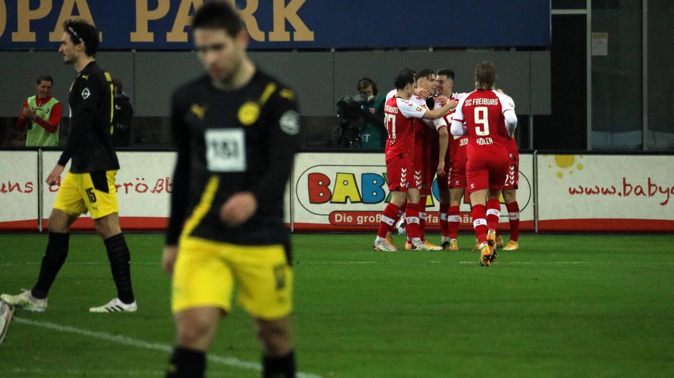 Niederlage für den BVB in Freiburg: Während der SCF jubelt, sind die Dortmunder frustriert.