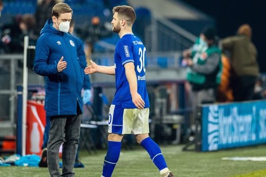 Schalke setzte gegen Leipzig gleich auf Neuzugang Shkodran Mustafi (r).