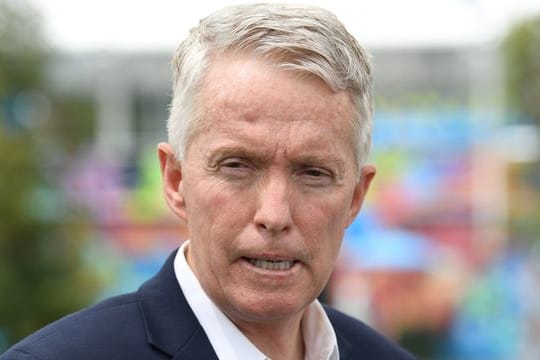 Hat kurz vor Beginn der Australian Open die Austragung noch einmal vehement verteidigt: Turnier-Direktor Craig Tiley.