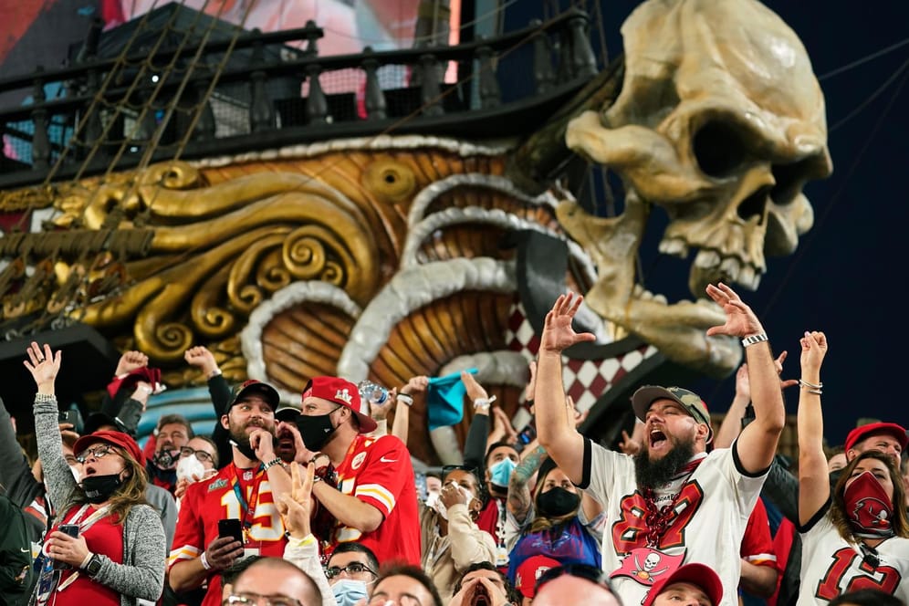 Zuschauer beim Super-Bowl-Finale in Florida. Nicht alle trugen Masken, obwohl diese vorgeschrieben waren.